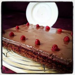Gâteau d’anniversaire : Framboises-Chocolat Noir