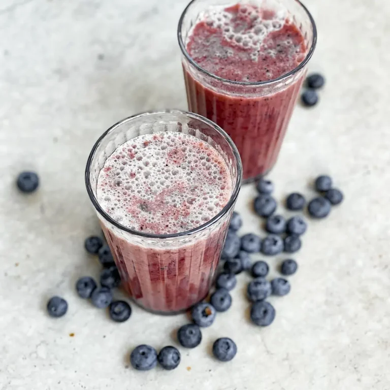 Recette de Smoothie aux Fruits Rouges, Frais et Délicieux